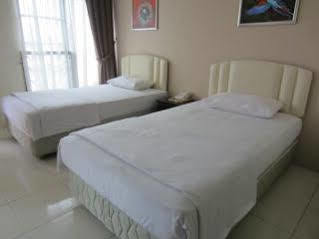 Mendu Inn Kuching Exterior foto
